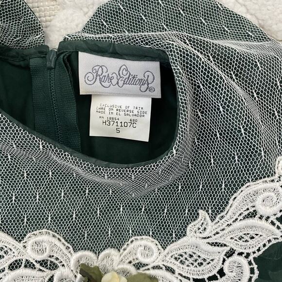 Rare Editions VTG EUC Green Girl’s Velvet Ruffle Dress With Floral Lace, Size 5 - Picture 5 of 5